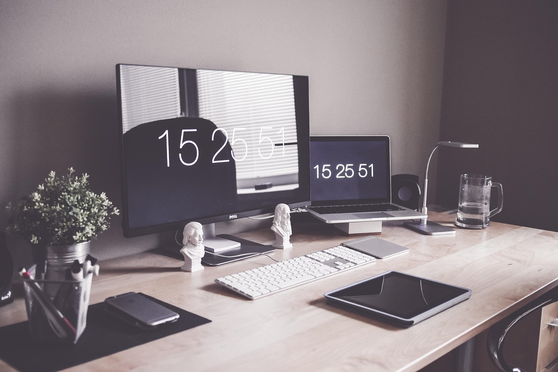 Wat heb je nodig in een studentenkamer voor de ultieme studie-setup?